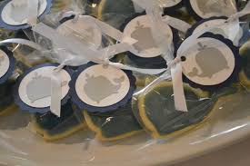 You have to pay heed in deciding that the décor is in sync with the theme. Whale Baby Boy Shower Ideas