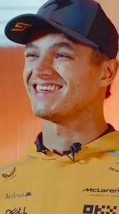 ·C·o·f·f·e·e·T·o·w·n·2·0·1·7· 👊🏻 ❤️ 🌎 Hello, My Café lovers! ☕️ Lady  Pizza here 🍕🙋🏻‍♀️ — ready to celebrate another extraordinary season with  our fantastic team! 🎉 It's time to raise our glasses 🥂