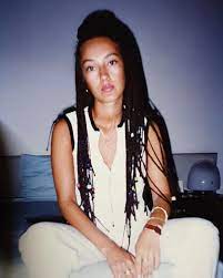 Несмотря на уже не юный возраст лера кудрявцева активно появляется в различных передачах и на обложках известных журналов. Kakoj Ranshe Byla Lera Kudryavceva Televedushuyu Ne Uznat Na Foto 25 Letnej Davnosti Shou Biz Na Joinfo Com