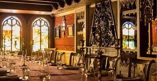 Nuestro nuevo restaurante hermanos urquiza comenzó en la calle navas en el año 1963 y hasta el momento hemos realizado tres reformas. Comer En Granada Los Mejores Restaurantes El Viajero Fisgon