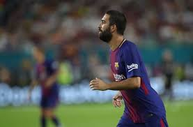 Futbolun yönetildiği bu yapıya galatasaray eski başkanı alp yalman ve galatasaray'ın eski futbolcusu, genel kurul üyesi levent nazifoğlu dahil. Barcelona Transfer Rumour Update Arda Turan And Nabil Fekir