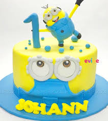 Despicable me 2 is coming soon and my middle boy loves the cute minions, so this year he wanted a minion birthday cake. Order Cute Minion Theme Birthday Cake Online Birthday Cake In Bangalore Free Home Delivery Evibe In