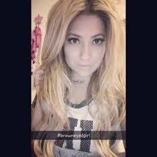 Liz Escoto's Instagram, Twitter & Facebook