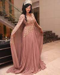 Epingle Sur Tenue Traditionnelle