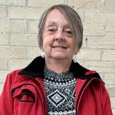 Sandra Wall's Instagram, Twitter & Facebook