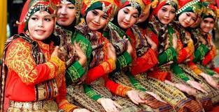 9 Properti Tari Saman Lengkap Beserta Gambar Dan Deskripsi