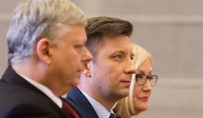 Poseł suski sprzedaje cegiełki na pomnik. Marek Suski Artykuly Dziennik Lodzki Plus