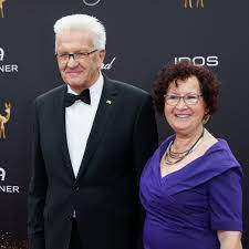 Auf unserer seite kannst du dich über alles informieren was. Winfried Kretschmann Seine Frau Gerlinde Ist An Brustkrebs Erkrankt Gala De