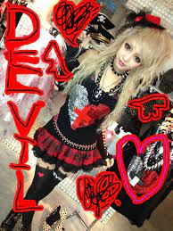 Gothic gyaru