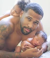 Looking for females around Louisville KY😇😇😇