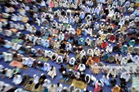 Hari raya ini dikenal juga dengan nama hari raya kurban. 200 Aidiladha Sacrificial Cows For Rohingya