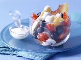 Bunter Obstsalat Mit Holunderjoghurt Rezept Rezepte Mit Obst Rezepte Obstsalat