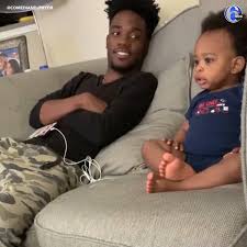 Father pretends to have adorable 'conversation' with infant son | Facebook
