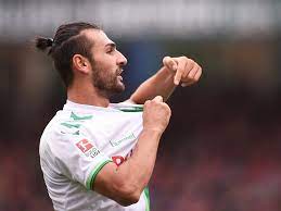 Serdar dursun fenerbahçe kulübü, geçtiğimiz sezon bundesliga 2'de darmstadt 98 formasıyla gol kralı olan serdar dursun'u transfer ettiğini duyurdu. Zieht Die Spvgg Furth Bei Top Torjager Serdar Dursun Die Option Kicker