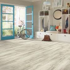 mohawk solidtech grandwood silverscreen onflooring