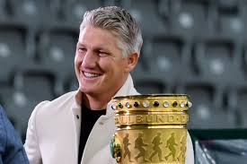 See more ideas about schweinsteiger, bastian schweinsteiger, bastian. Bayern Legend Bastian Schweinsteiger Takes Aim At Joachim Low For Mishandling The German National Team Bavarian Football Works