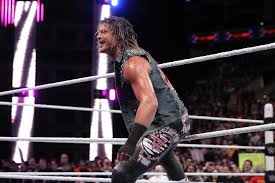 Waving napkin at your waiter not cool