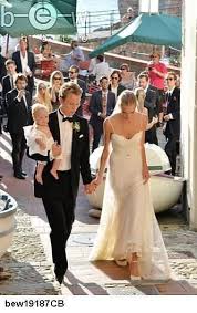 Die Hochzeit Von Gabriella Wilde Und Alana Pownal Celebrity Bride Wedding Dresses Gabriella Wilde