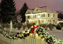 Light Up Your Fence For Christmas Best Fence Rail Of Florida