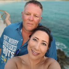 I want to send a friend a birthday cake this Sunday. They're in Portola  Valley. Does anyone know of a bakery with yummy cakes that would deliver  there?