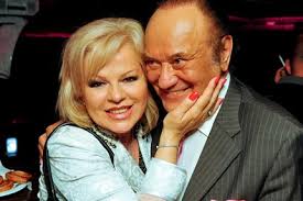 Elhatározták magukat, majd egy hónapra kiköltöztek a spanyolországi alicantéba. Harminc Kozos Ev Utan Felesege Felveszi Korda Nevet