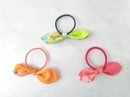 Aug 23, 2013 · 30 fabulous and easy to make diy hair bows august 23, 2013 by vanessa beaty 4 comments unfortunately, those little bows can add up to big money, unless of course you make them yourself. Diy Hair Ties How To Make Hair Ties Free Pattern Hello Sewing
