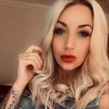 Mum wakes up in 2022 after Christmas collapse to be told docs need to  amputate her arms and legs