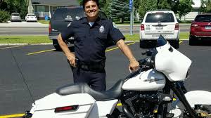 Toutes les saisons de chips en streaming regarder chips streaming série chips streaming hd chips vf et vostfr voir série chips complete série chips streaming illimité et gratuit telecharger la série. Chips Erik Estrada Est Desormais Un Vrai Agent De Police Premiere Fr