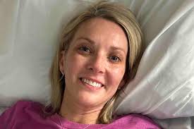 All worth it,' says mom from hospital bed after she woke up missing her  arms and legs following kidney stone diagnosis