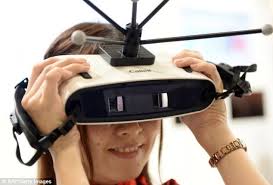 The 3d Virtual Reality Headgear That Means You Could Soon Be Strolling Around The Pyramids From The Comfort Of Your Home 3d Virtual Reality Augmented Reality Vr Camera