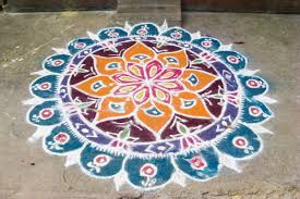 Use materials such as colored rice, dry powder, colored sand, or petals to create patterns on the floor or ground. Diwali 2019 Simple Rangoli Designs To Decorate Your Home