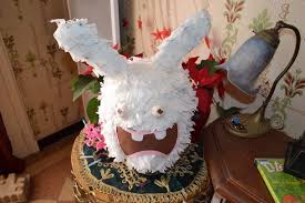 Et Une Pinata Lapin Cretins Pour L Anniversaire Du Dernier Fete Anniversaire Enfant Anniversaire Lapin Lapin Cretin