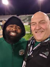 football player loses contacts during game