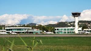 Actuellement, la prise de rdv téléphone ou email est vivement recommandée avant toute visite en point de vente. Aeroport De Cannes Mandelieu Aeroport Aviation D Affaires Et De Tourisme De Luxe Cannes Cannes City Life
