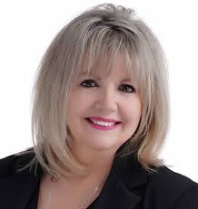 Karen Sefcik's Instagram, Twitter & Facebook