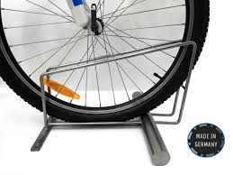 Aufstellen der bereits vormontierten garage einfach selbst möglich. Namor Fahrradstander Made In Germany Edelstahl Rostfrei Fahrradhalter Ausstellungsstander 20 29 Zoll Geeignet Vorderrad Oder Hinterrad Design Produkt Namor Edelstahlprodukte