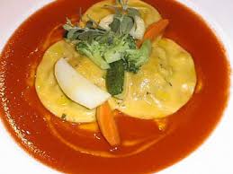 ● 4 peperoni di colori diversi; Ravioli Di Ricotta Alla Crema Di Peperone Mangiare Bene