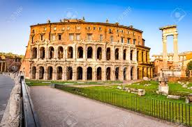 The theatre of marcellus (rome) was a theatre first planned by julius caesar as a rival to that of pompey, but was only inaugurated in 13 or 11 bc by caesar's adopted son. Rom Italien Morgen Blick Auf Das Theater Von Marcellus Italienisch Teatro Di Marcello In Der Fruhen Romischen Republik Gebaut Lizenzfreie Fotos Bilder Und Stock Fotografie Image 75446648