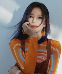 Because she is the only girl, zhao's father named her wei, literally rose. Fqkip3feitcicm
