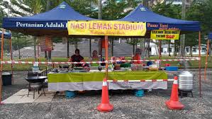 So, kat pasar pagi shah alam tu aku hanya mengekor dialah dari satu gerai ke gerai yang lain. Assalamualaikum Selamat Pagi Kpd Penduduk Sekitar Shah Alam Nasi Lemak Stadium Buka Seperti Biasa Di Pasar Tani Stadium Shah Alam Sesiapa Yg Rindu Nak Makan Nasi Lemak Jomlah Dtg Ke Sini