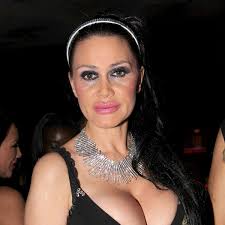 Djamila Rowe: Ihre total kaputte Kindheit