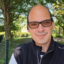 Hier nun auch die offizielle Pressemeldung der Polizei Cochem zum Einsatz  in Brauheck (wir berichteten): Bedrohung mit Machete und POL-PDMY:  Bedrohung mit Machete und Sachbeschädigungen in Cochem-Brauheck Cochem. Am  Sonntag, 28. März,