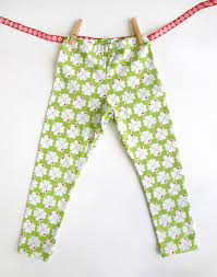 Schnittmuster und anleitung für eine kinder latzhose damenrock schnittmuster. Freebie Gratis Leggings Schnittmuster Fur Kinder Schnittmuster Leggings Schnittmuster Madchen Schnittmuster Kostenlos Kinderkleidung