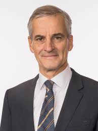 Leader of the norwegian labour party and member of parliament. Biografi Store Jonas Gahr