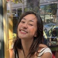 Amy Seamon's Instagram, Twitter & Facebook