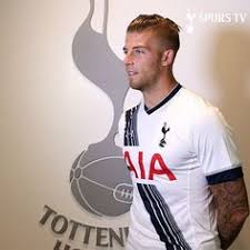 Diep in de toegevoegde tijd scoorde de centrale verdediger het enige en dus. 28 Reason I Love The Tottenham Hotspurs Soccer Team Ideas Tottenham Soccer Team Soccer