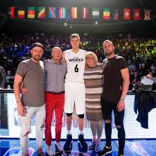 1,62m.*it was submitted by jermayne, 46 years old. Tall Nba Players Who Had Relatively Short Parents Howtheyplay