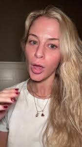 Heidi Clary's Instagram, Twitter & Facebook