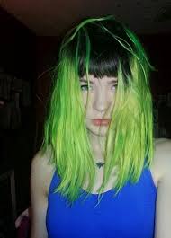 Pin By Maria Eduarda Bortolace Bourdo On Cool Hair In 2020 Neon Green Hair Green Hair Dyed Hair