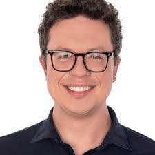 Peter Combes's Instagram, Twitter & Facebook